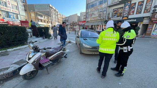 Ehliyetsiz ve plakasız 3 motosiklet sürücüsüne toplam 135 bin lira ceza