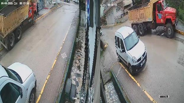 Çalışır halde bırakılan hafriyat kamyonu hareket edip kaldırımdaki yayaya çarptı; kaza kamerada