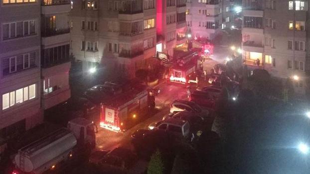 Evinde çıkan yangında ağır yaralandı