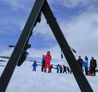 Kars’ta 2 bin ilkokul öğrencisi kayakla tanıştı / Ek fotoğraflar