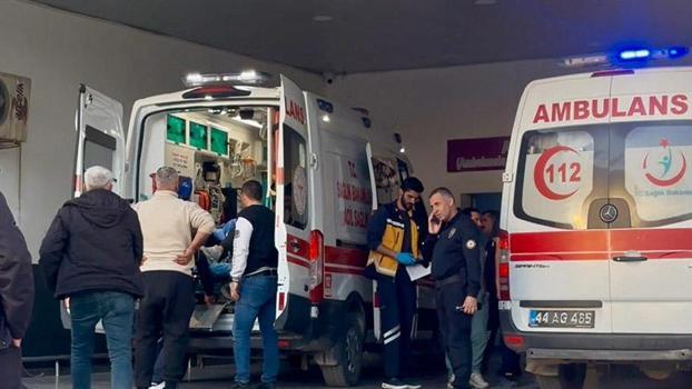 Bıçaklı kavgada 2 kardeş yaralandı