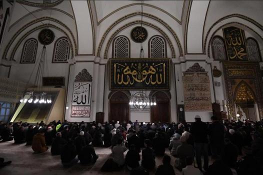 Bursa Ulu Cami’de fetih duası