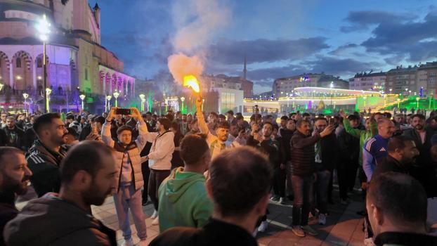 2’nci Lig'e yükselen 12 Bingölspor’dan şampiyonluk kutlaması