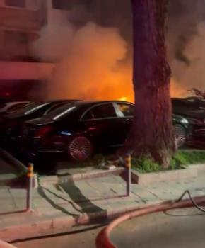 Beşiktaş'ta oto kiralama şirketinde yangın; 15 lüks araç yandı