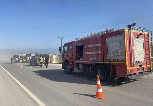Hatay’da devrilen hafriyat kamyonunun sürücüsü yaralandı