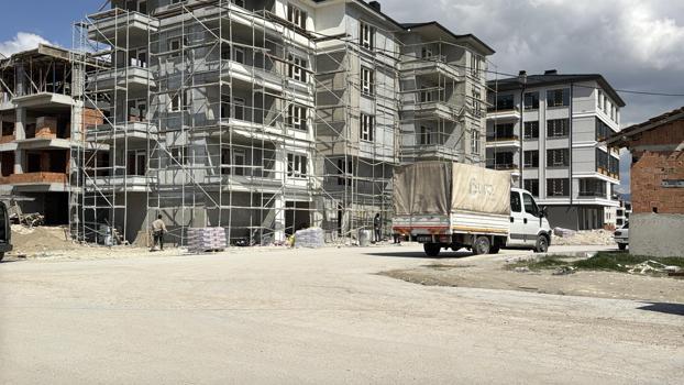 Kütahya’da iskeleden düşen 2 işçi yaralandı