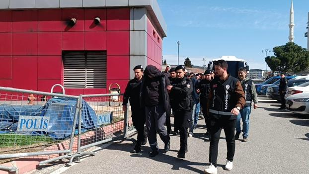 Akademisyen, meslektaşlarını ve esnafı sahte evrakla 521 milyon TL dolandırdı; 12 gözaltı (2)