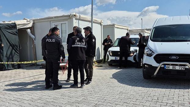 Dini nikahla birlikte yaşadığı kadın ile eniştesini tabancayla yaraladı