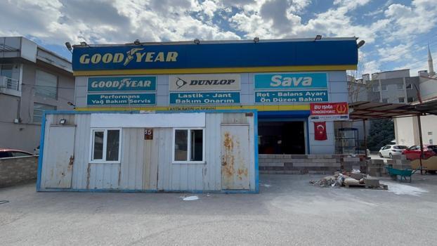 ‘Yer meselesi’ yüzünden tartıştığı komşusunun dükkanının önüne duvar ördü