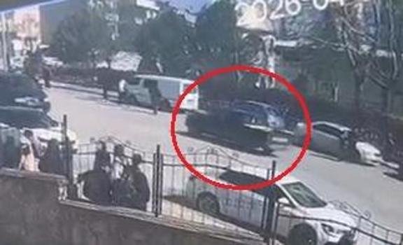 Drift atarken yayaya çarpan ehliyetsiz sürücüye 226 bin TL ceza; kaza kamerada