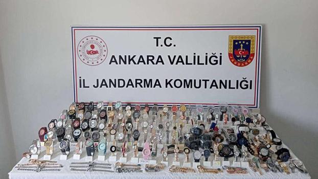 Ankara'da 3,2 milyon liralık kaçak saat ele geçirildi