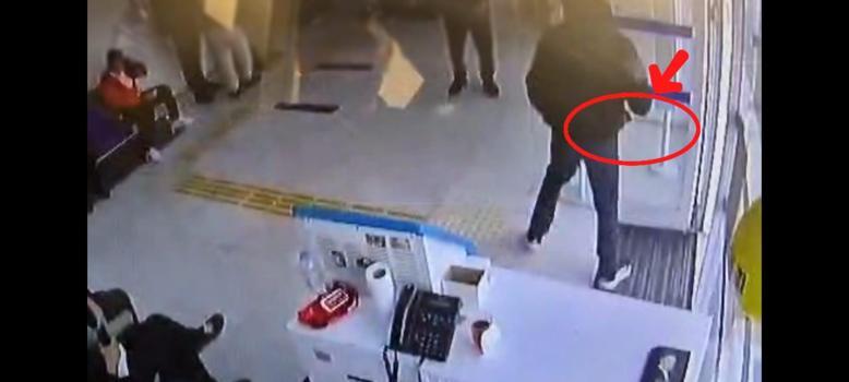 Satırla banka soymaya çalışan kar maskeli şüpheli, kaçarken yakalandı