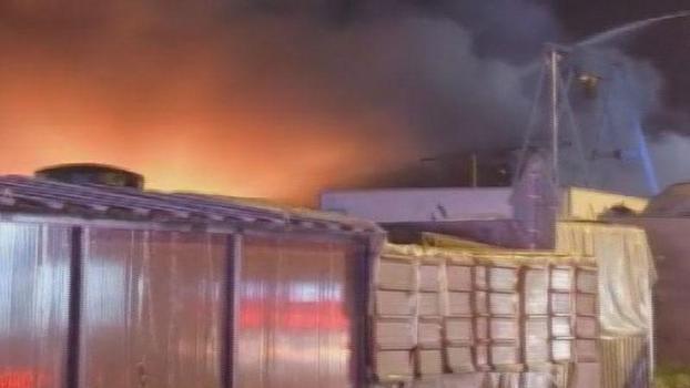 Tuzla'da kumaş fabrikasında yangın