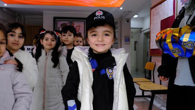 Anaokulu öğrencileri Polis Haftası'nı kutladı