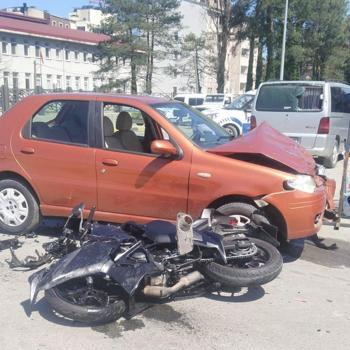Motosiklet sürücüsünün öldüğü kaza kamerada
