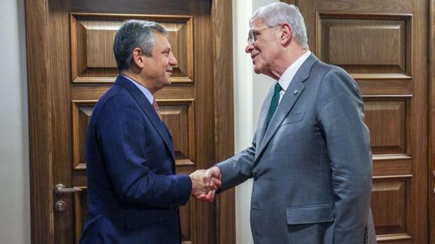 Özgür Özel: Demokrasi için ara seçim, millet için ara zam şarttır