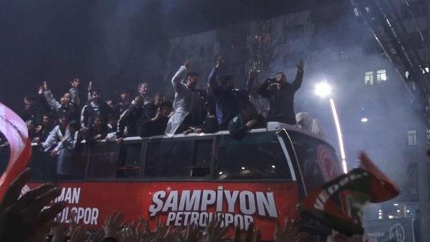 1’inci Lig’e yükselen Batman Petrolspor’a coşkulu karşılama