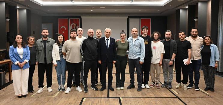 Kepez Kent Tiyatrosu ekibinden, 19 Mayıs'a özel gösterim