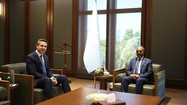 Enerji ve Tabii Kaynaklar Bakanı Alparslan Bayraktar, Somali'de