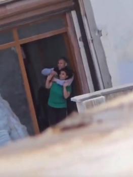 Polisleri görünce 5 kişiyi rehin alan cezaevi firarisi, ikna edilip gözaltına alındı (2)