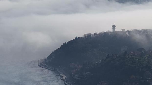 İstanbul Boğazı'nda sis etkili oluyor