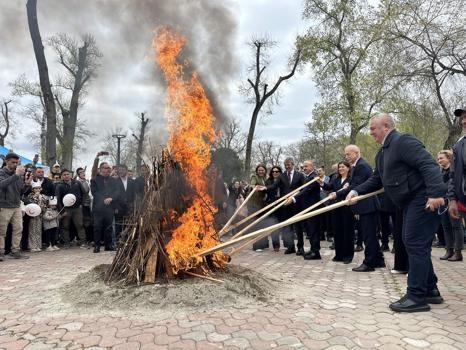 Edirne'de ertelenen Nevruz Bayramı coşkuyla kutlandı