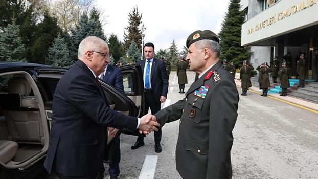 Bakan Güler, Kara Kuvvetler Komutanlığı'nda değerlendirme toplantısına başkanlık etti