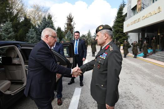 Bakan Güler, Kara Kuvvetler Komutanlığı'nda değerlendirme toplantısına başkanlık etti