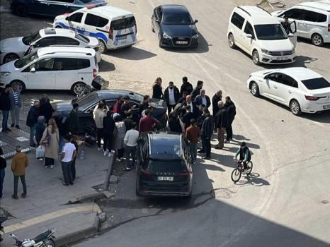 Nusaybin’de motosiklet otomobille çarpıştı: 3 yaralı