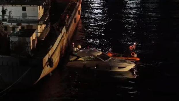 Üsküdar Haydarpaşa Limanı'nda tekne, gemiye çarptı - 1