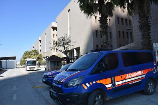 İzmir'deki 'İZBETON' soruşturmasında 9 şüpheli adliyede