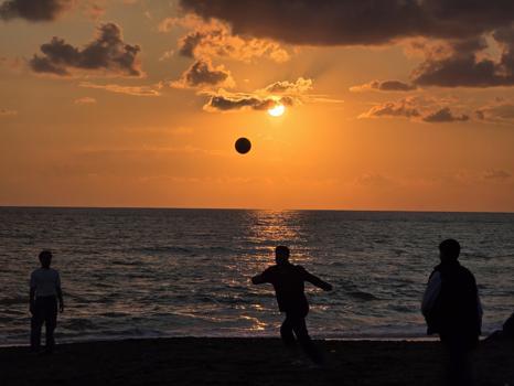 Hatay’da gün batımı kartpostallık görüntüler oluşturdu