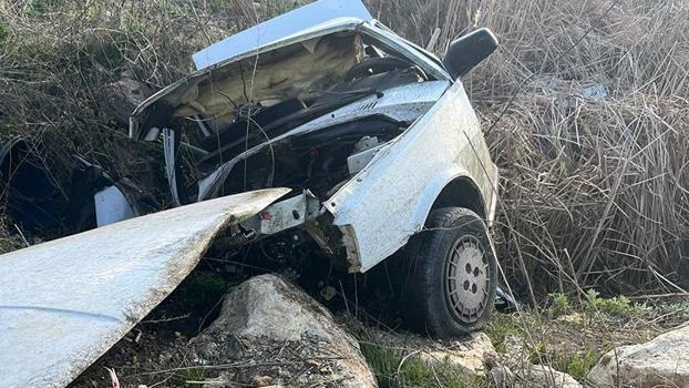 Otomobil şarampole yuvarlandı: Kardeşlerden 1'i öldü, 1'i yaralandı