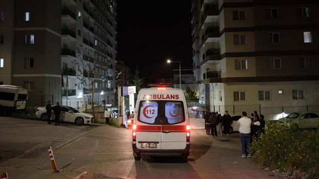 İzmir’de 28 öğrenci, gıda zehirlenmesi şüphesiyle hastaneye kaldırıldı