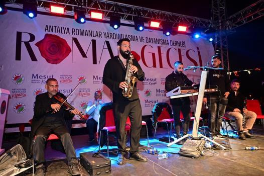 Kepez'de Dünya Romanlar Günü'ne özel 'Roman Gecesi'