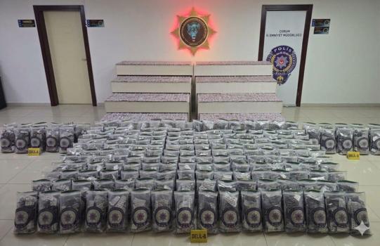 Çorum'da 249 bin 424 adet sentetik ecza maddesi ele geçirildi