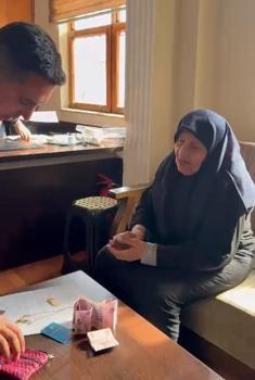 Pazarda kaybettiği cüzdan, teslim edildi