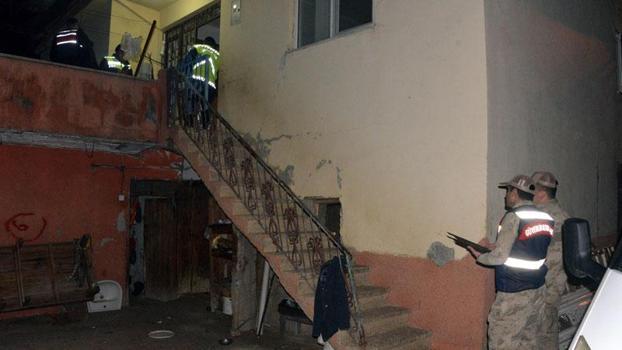 Tartıştığı karısını tabancayla başından vurup, öldürdü