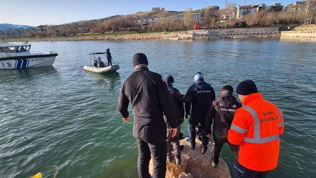Van Gölü’nde kaybolan Boran Öner’in cansız bedeni bulundu