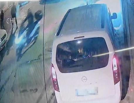 Beyoğlu’da 'Akşam çay içmeye geleceğiz' tehdidiyle ev kurşunladı: Çelik yelekle yakalandı