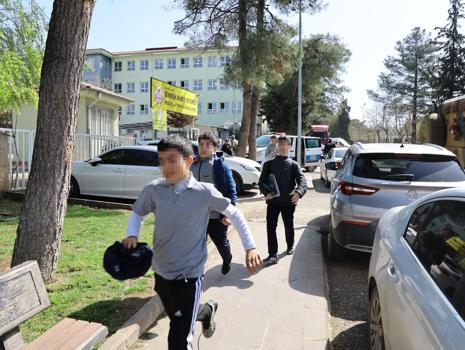 Şanlıurfa'da okula girip rastgele ateş açtı: 7 yaralı / Ek fotoğraflar