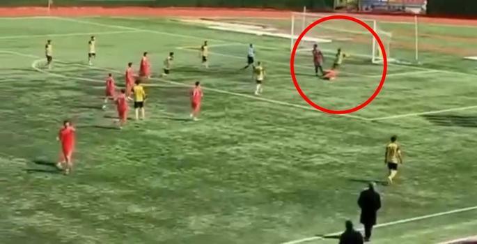 Amatör maçta rakibinin burnunu kıran futbolcu süresiz olarak kadro dışı bırakıldı