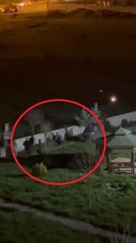 Site bahçesinde silahlı, bıçaklı kavga: 1 yaralı