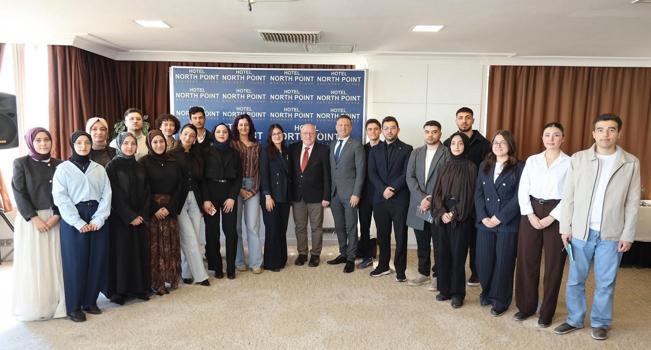 Samsun’da iş insanları ve üniversiteliler ‘Liderlik’ için buluştu