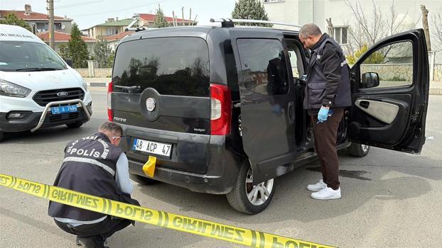 Trafikte ‘yol verme’ tartışmasında tabancayla vuruldu