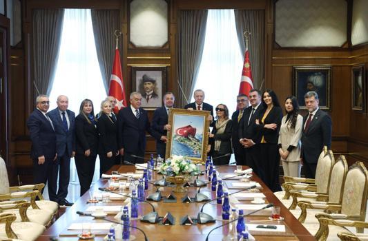 Cumhurbaşkanı Erdoğan, Türk Demokrasi Vakfı heyetini kabul etti