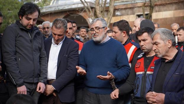 Fadıl Akgündüz, annesinin cenazesine jandarma nezaretinde katıldı