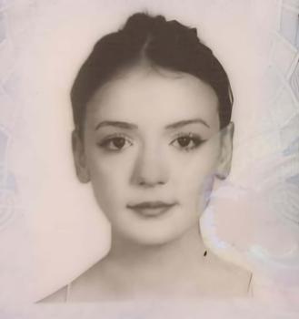 Hafif ticari araç ile çarpışan motosikletin sürücüsü Sude, hayatını kaybetti; kaza anı kamerada