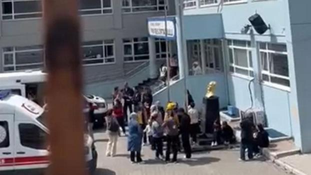 Ataşehir'de ortaokul kantininde zehirlenme iddiası; 26 öğrenci hastaneye kaldırıldı