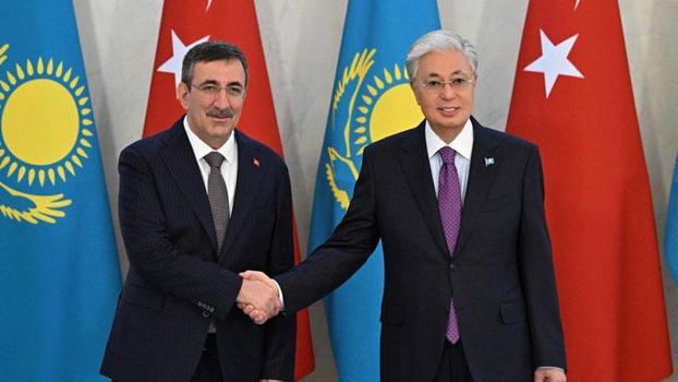 Cumhurbaşkanı Yardımcısı Yılmaz, Kazakistan Cumhurbaşkanı Tokayev ile bir araya geldi